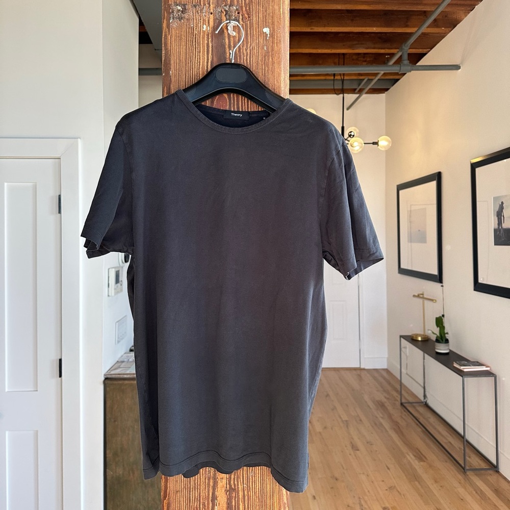 THEORY (Men’s M) Black T